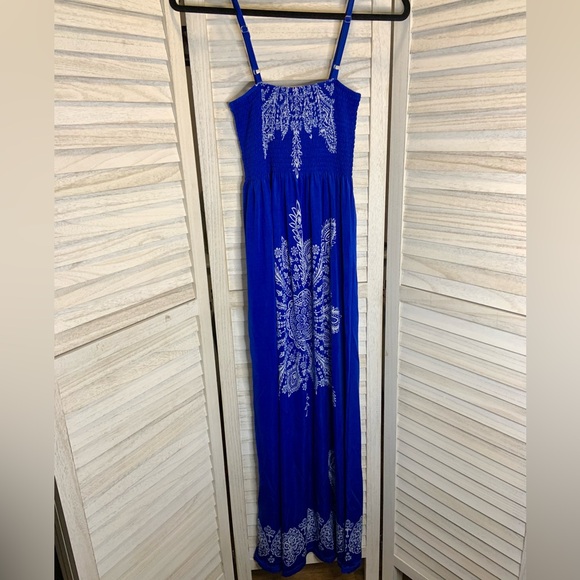 Cristinalove Blue and White Mandala Graphic Smocked Maxi Sundress - Picture 3 of 11